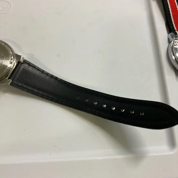 Casio edifice watch, black & silver dial, red accents, working battery, EF308 - Picture 13 of 13